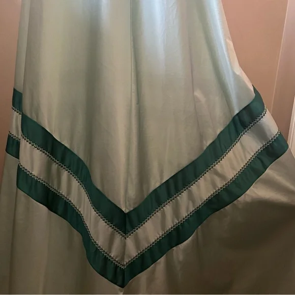 Vintage 70s Pale Green Vassarette Chevron Striped Nightgown - Picture 4 of 10